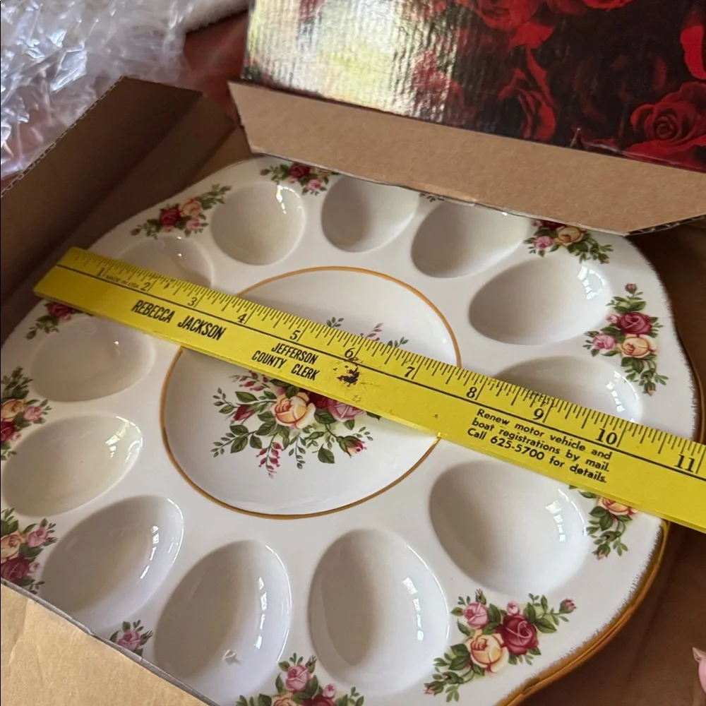 Royal Albert Old Country Roses Deviled Egg Plate with Floral Design - Picture 9 of 9
